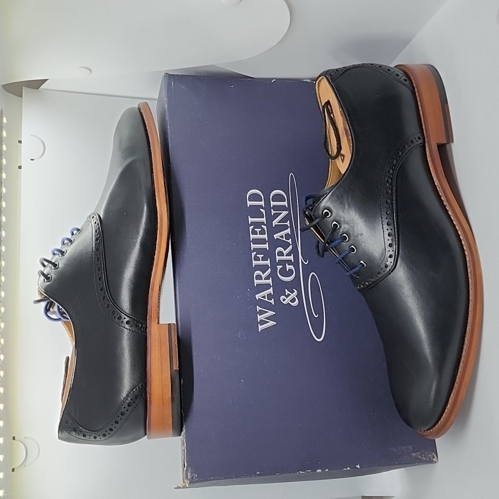 I'm selling a pair of men's Warfield  & Grand Kimball Oxford shoes.Size 10 black
